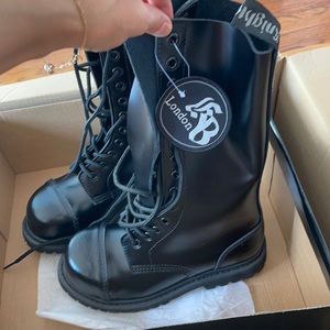 New Knightsbridge Gothic Style Steel Toe Boots size 6 style 14 glossy leather